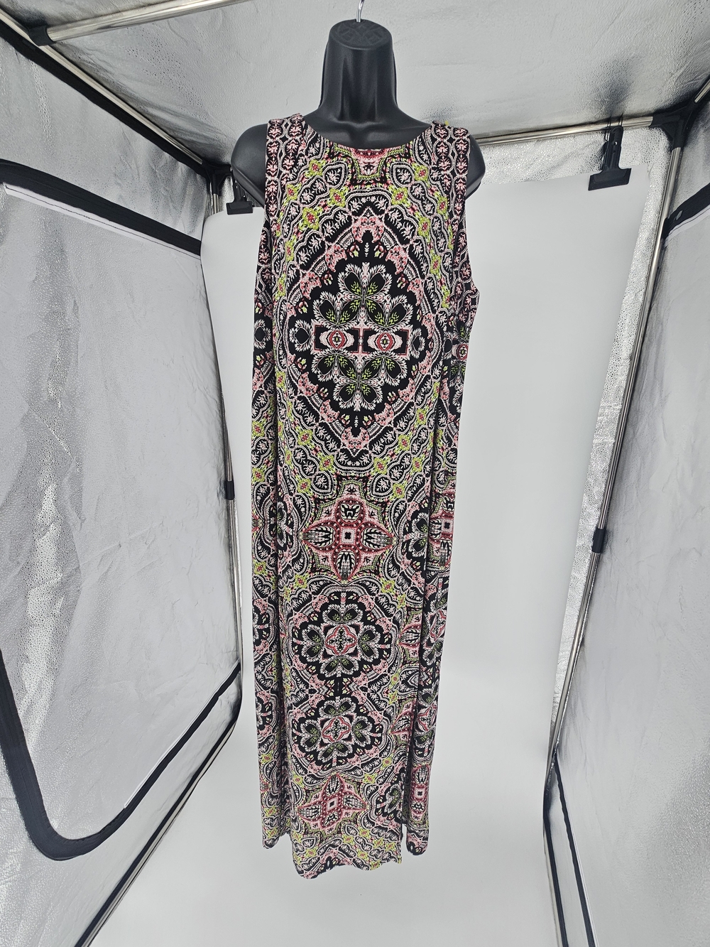 Sleeveless Pink & Black Patterned Maxi Dress